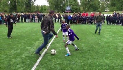 Robin van Persie demostrando sus habilidades