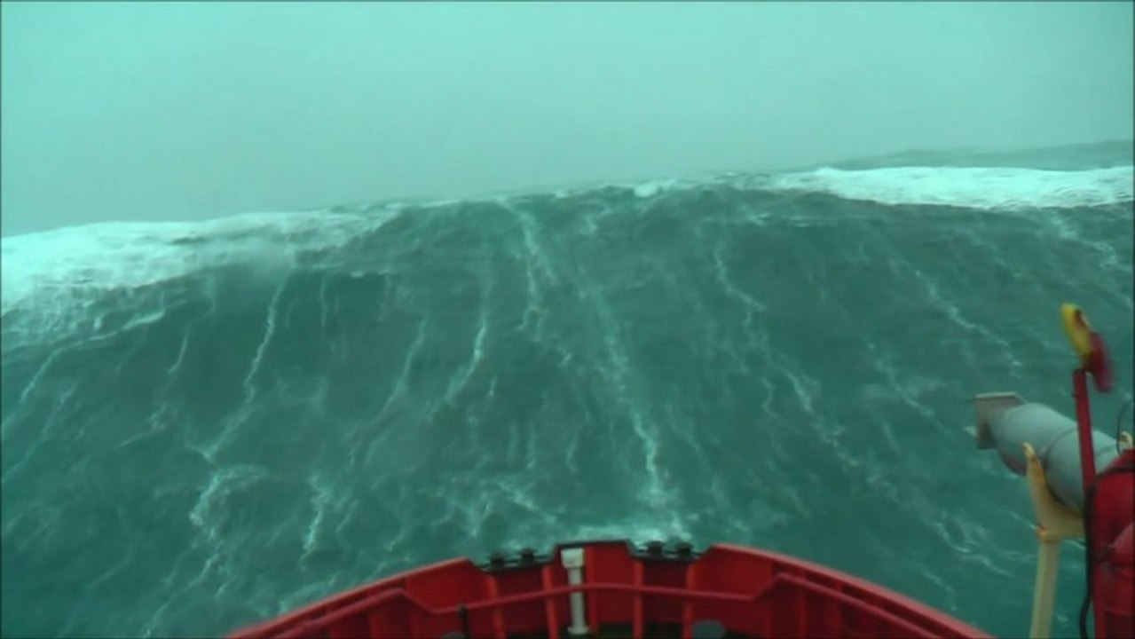 Un bateau prit dans la tempête du siècle...Impr...