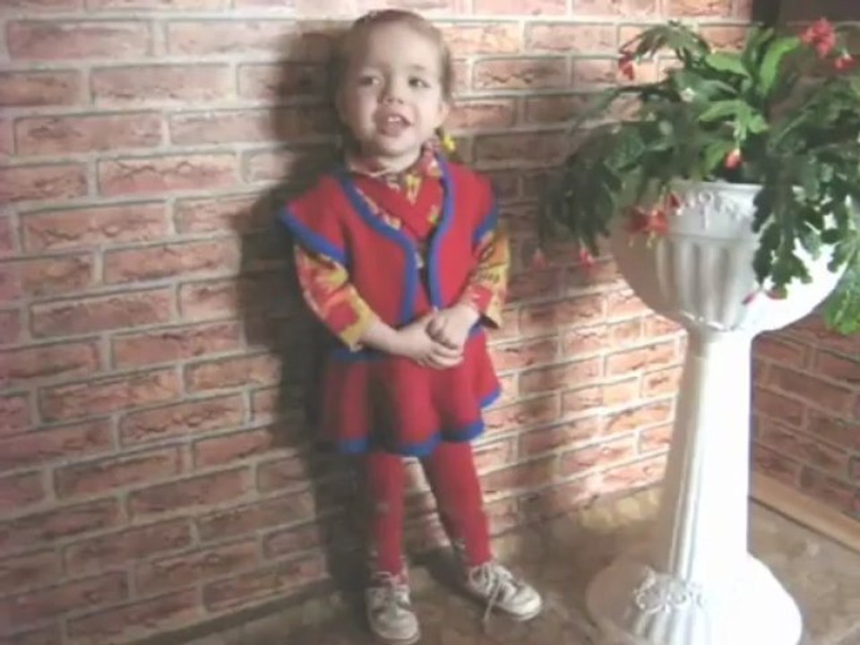 MI pequeña cantando :)