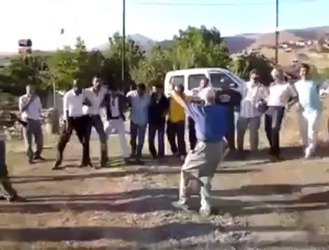 halay basina bakin hele varmi bundan iyisini yaparim diyen *****