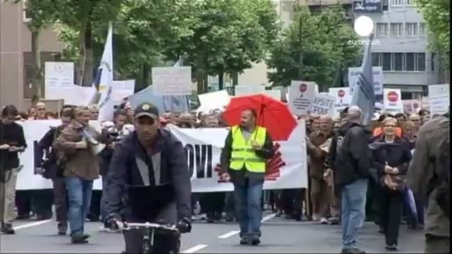 Bosna Hersek'te işçiler sokağa indi