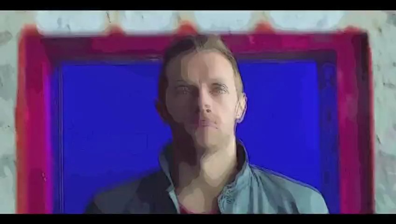 SiX DwArF - Every Coldplay Teardrop is a Crystal Castles Waterfall (Im Not In Love Mix)