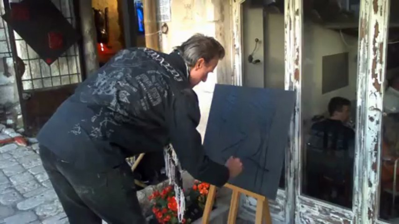 PERFORMANCE ARDOISE AU CERCLE DES ARTISTES DE SAINT PAUL DE VENCE PAR CHANTAL CAVENEL