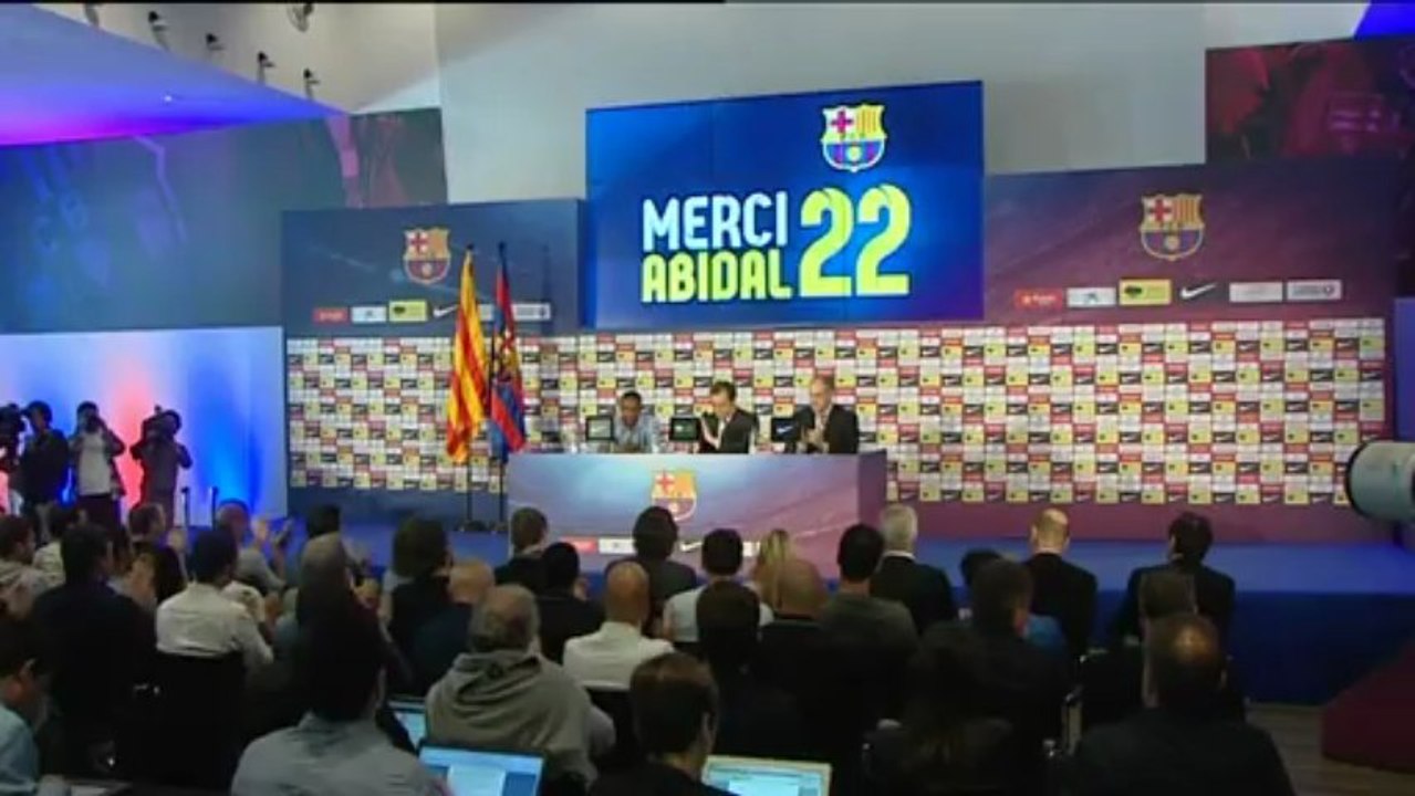 Eric Abidal bids Barcelona farewell