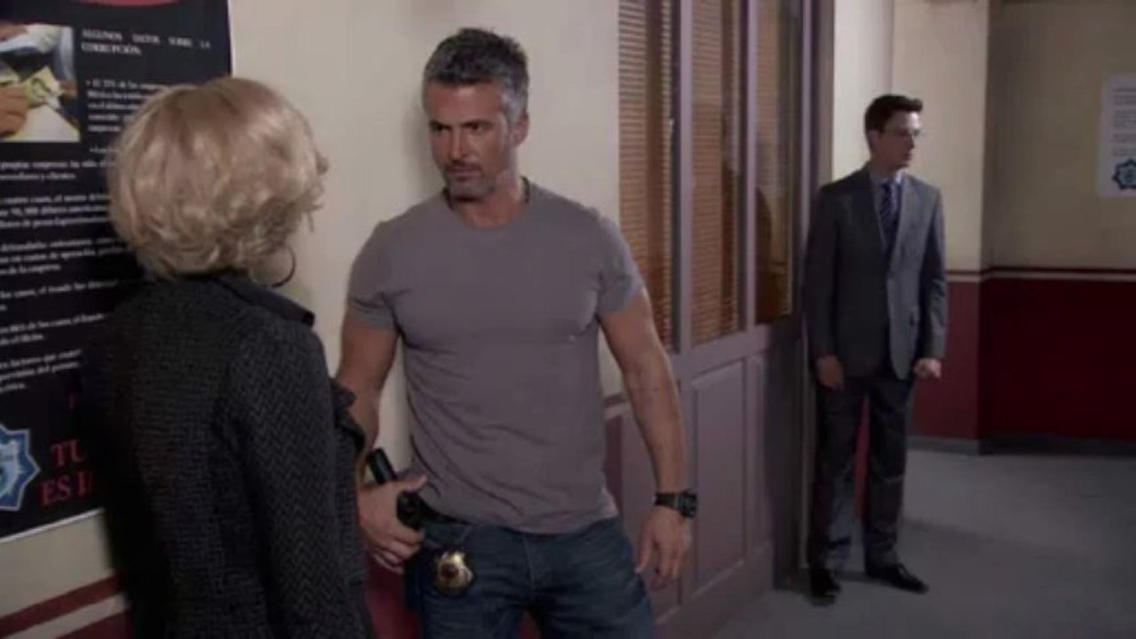 La Patrona- Rodrigo y Antonia discuten en la comisaria (capitulo 101)
