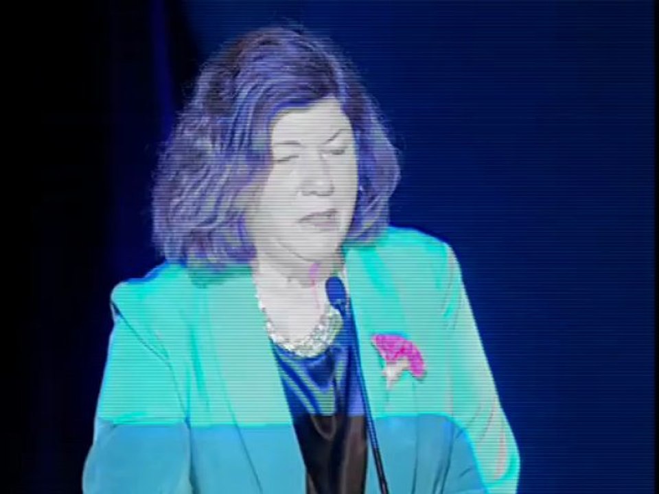 Jan Hutchins introduces Sharon Williams, Role Model Award - book the speaker via SocialAgenda Speakers Bureau