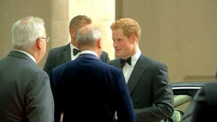 Prince Harry supports injured soldiers at charity dinner