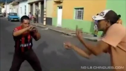 Dos borrachos peleando - El Remix
