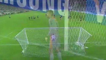 Η ηρωική απόκρουση πέναλτι από τον τερματοφύλακα της Ατλέτικο Μινέιρο