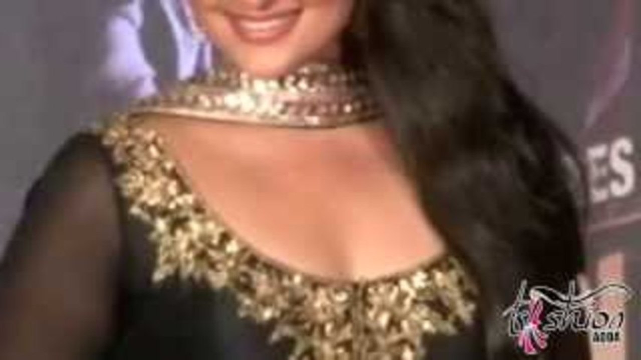 Sonakshi Looks Stunning In Black!