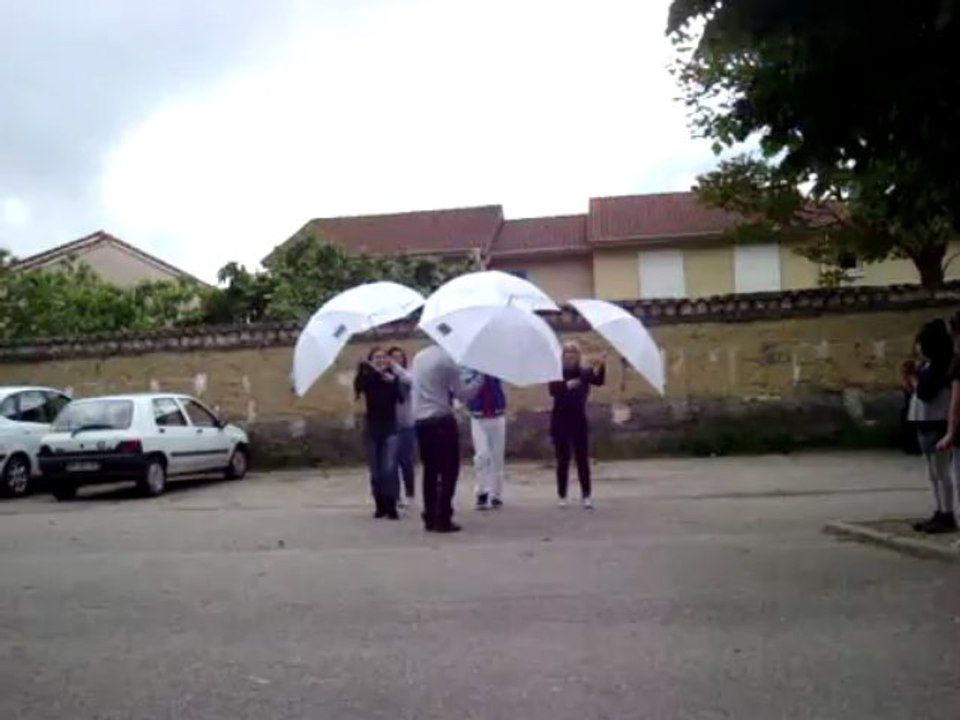 10ème Marche des parapluie - Chorégraphie Jean-Claude Carles