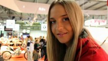 Vidéo : Les hotesses du salon de Milan