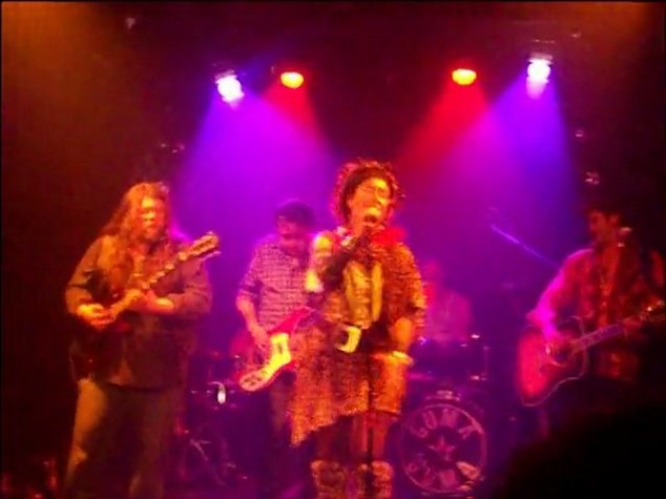 Guma Guma - Superflee (live Péniche Antipode le 30 mai 2013)