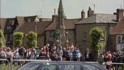 Ben Ainslie leads tributes at Andrew Simpson's funeral