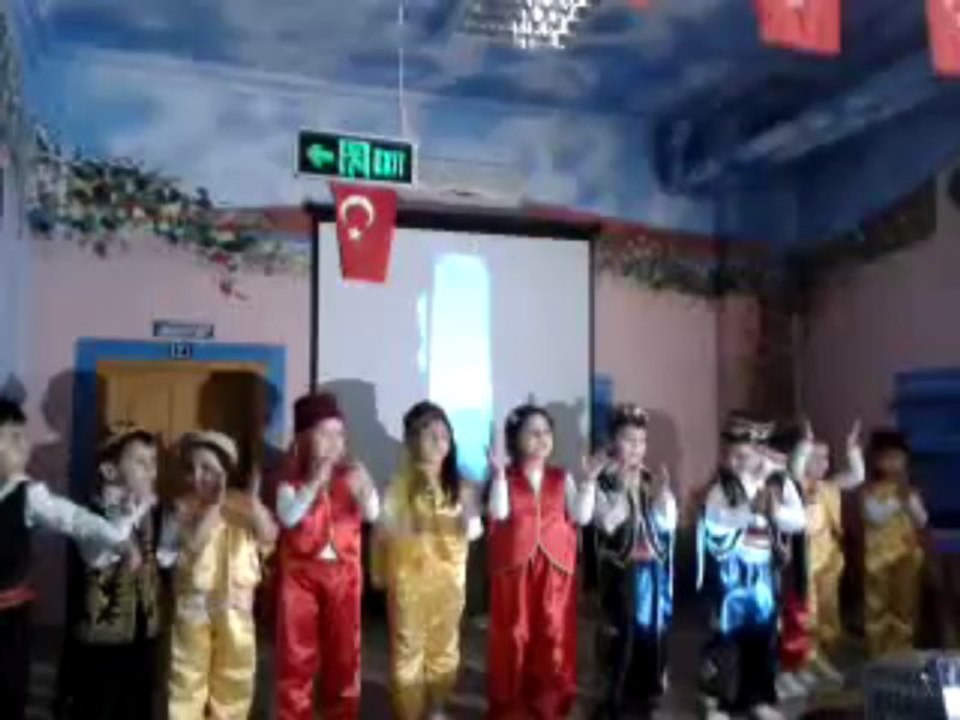 kuzumun kres yıl sonu eglencesı