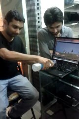 Laptop Pani Main - Thats Karachi Boys