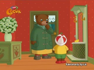 Kahverengi Ayicik Kendi Zevkine Gore Giyinmek Istiyor