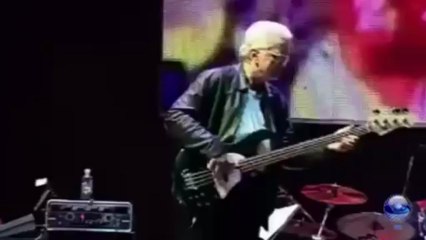 A big hunk- 'o love - Elvis Presley [show]