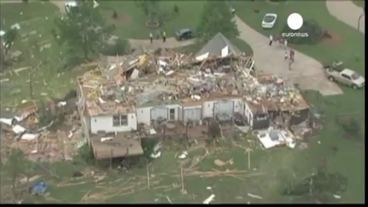 Nouvelle alerte aux tornades dans la ville de Moore en...