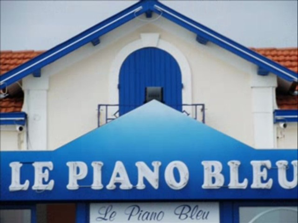 La Cotinière , vus sur le port de pêche   Le Piano Bleu .