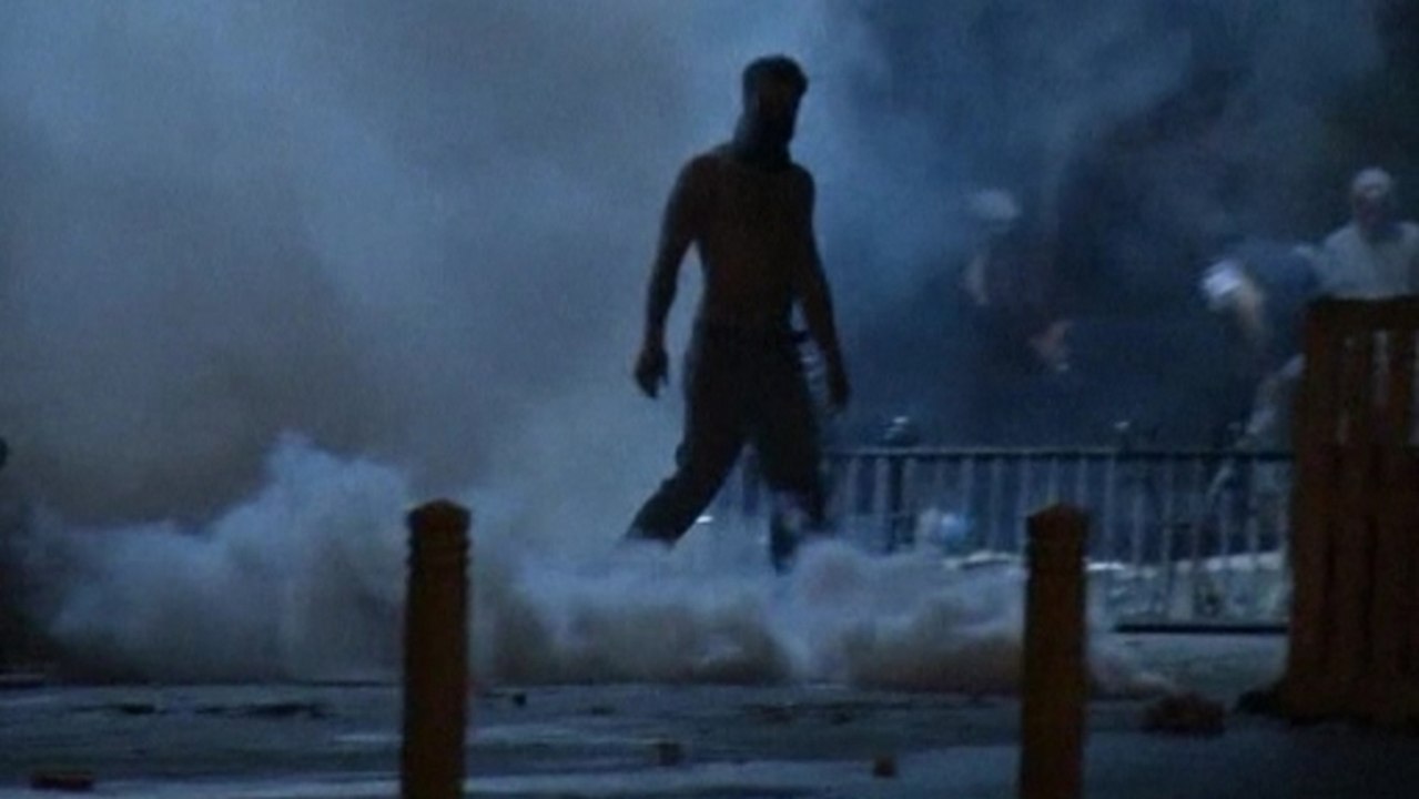 Nearly a thousand people marched across Istanbul's Bosphorus Bridge from the Asian side of the city to support the anti-government protests on Saturday (June 1).Turkey protests spread after Istanbul clashes