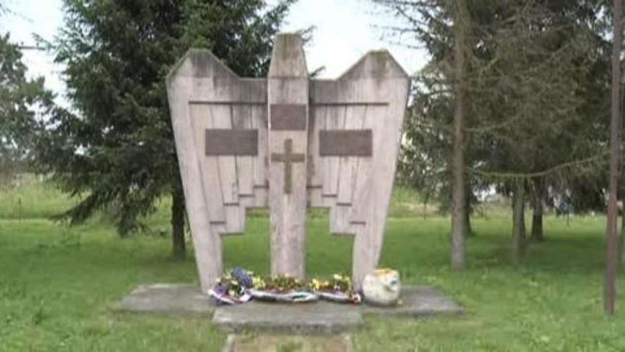 Prijedor residents commemorate massacre