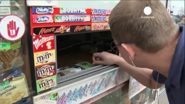 Russia starts stubbing out smoking in public places