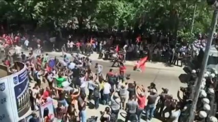 Les protestataires occupent la place Taskim et la manifestation se poursuit à Ankara