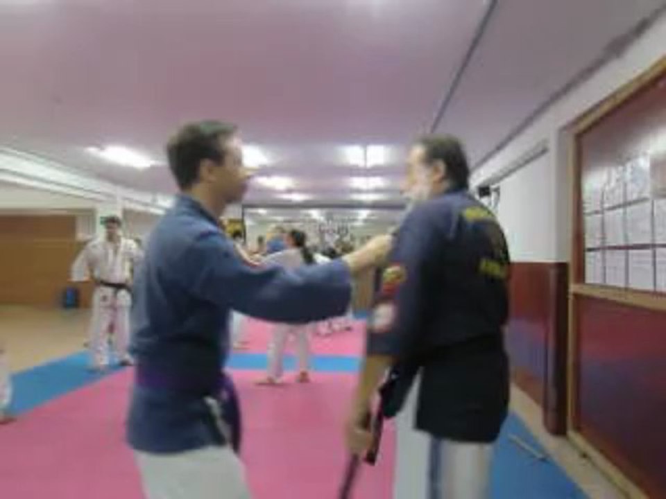 Juji Garami avec tambo par Jean-Paul Bindel, Hanshi