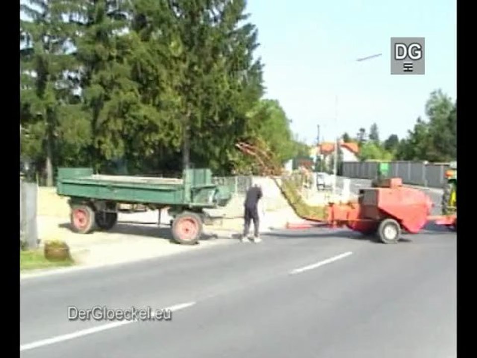 Traktor verliert 2. (!) Anhänger | SEQUENZSCHNITT STRASSE