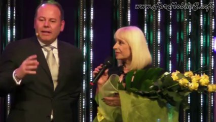 Samsung Galaxy S4 - Cameo con breve biografia di Raffaella Carrà