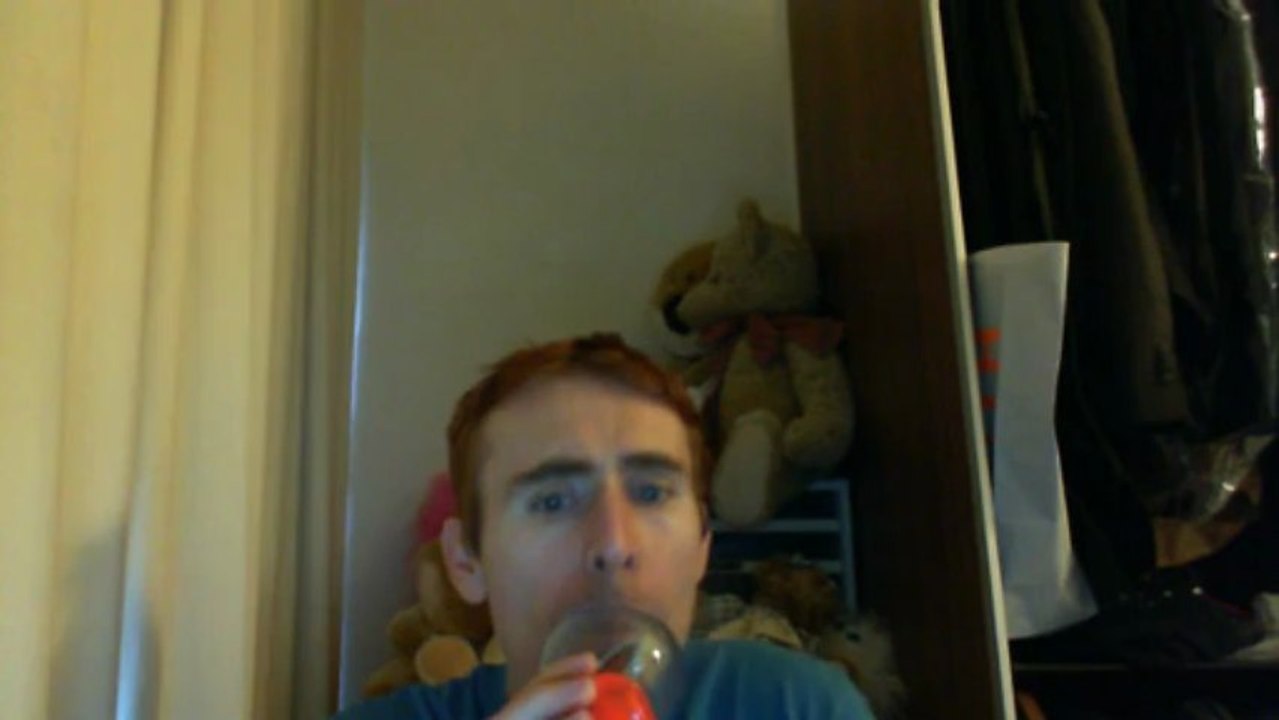 Wiwi égratigne "mais je ne suis que moi" de Magalie Vae