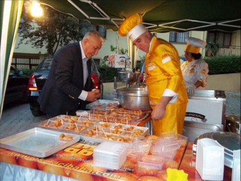 Merhume Saadet Yerlitaş Ruhuna Dua Edildi Lokma Döküldü 2013 ( Slayt 2 )
