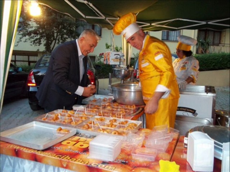 Merhume Saadet Yerlitaş Ruhuna Dua Edildi  Lokma Döküldü 2013   ( Slayt 2 )