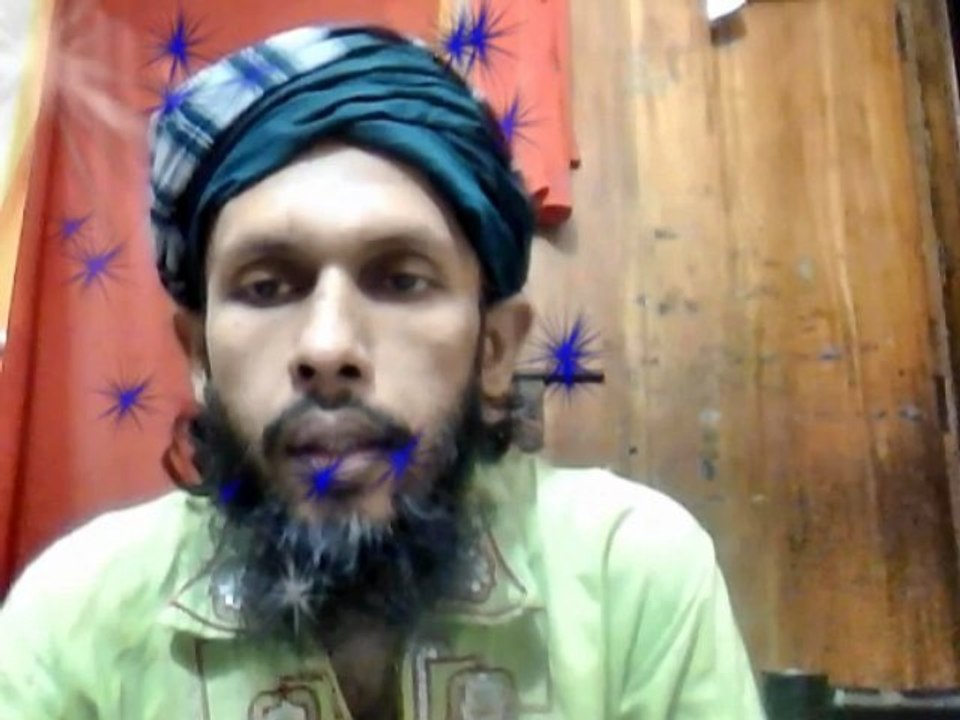 যে  তাঁহার  সাথে  শরীক  করিবে  না  তিনি  তাহাকে  শাস্তি  দিবেন  না