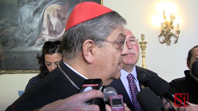 Napoli - Il cardinale Sepe guida sicura (30.05.13)