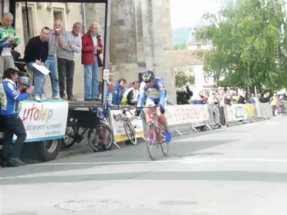 arrivée régional UFOLEP Poitou Charentes 40-49 ans La Mothe St Héray 2-06-2013