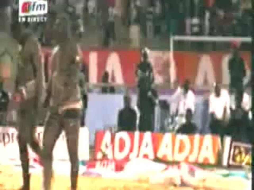 Direct lutte Balla Gaye 2 vs Tapha Tine: Le géant du Baol tombe, le roi conserve jalousement son titre