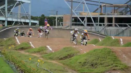 Final V Valida Distrital Damas .  Four Cross. Pista Mario soto.  Unidad Deportiva Salitre 2013