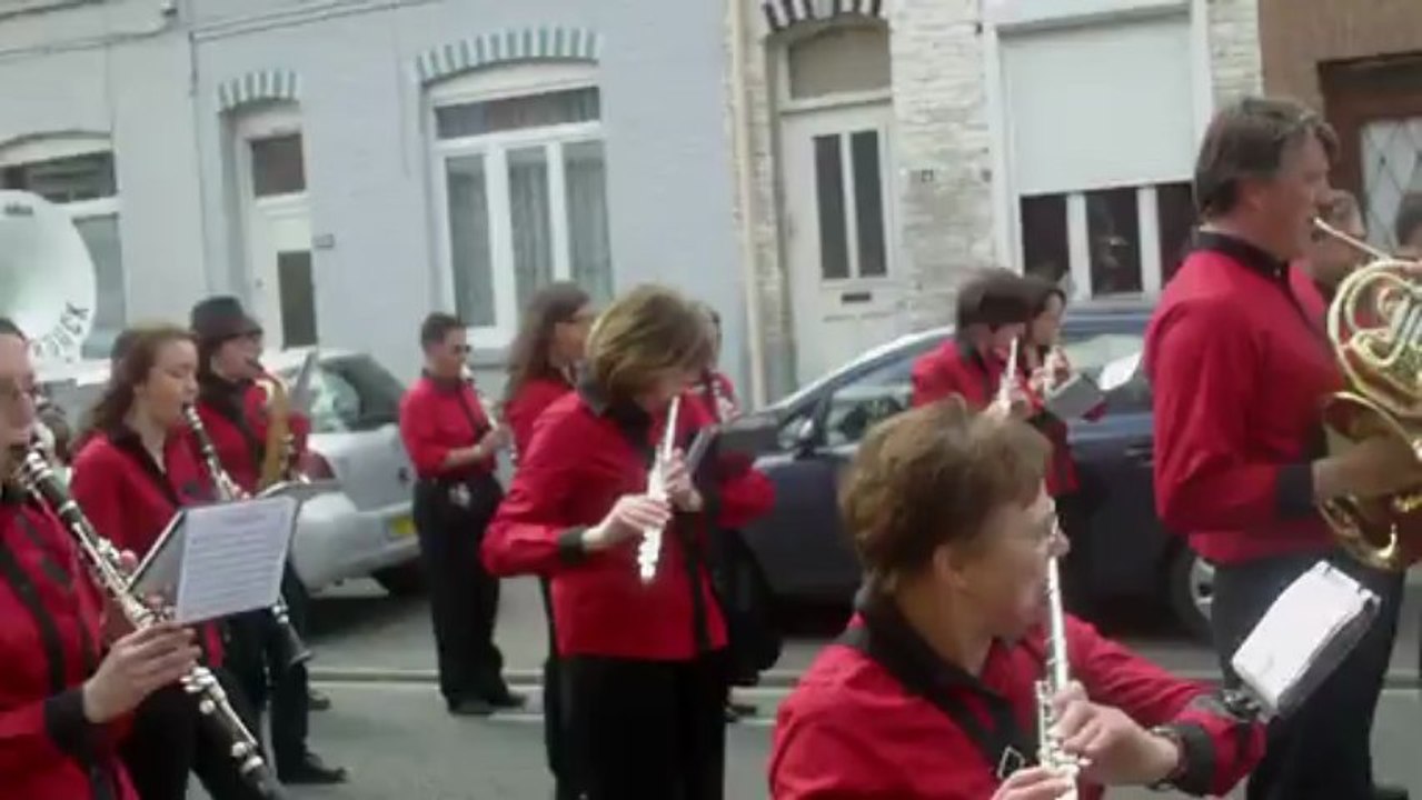parade des géants hazebrouck en vidéo 005 french cancan
