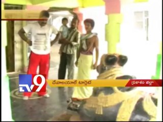 Treasure thieves target Temples