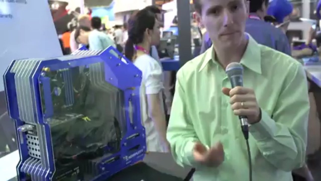 WD at Computex 2013 Booth Tour Day 4 - Black Performance Drives, Blue "Regular" Drives & WD Giveaway