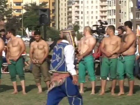 TALAS'TA GELENEKSEL KARAKUCAK GÜREŞLERİ HAZIRLIĞI