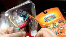 Skylanders Giants Scarlet Ninjini Unboxing and Side-by-Side Comparison