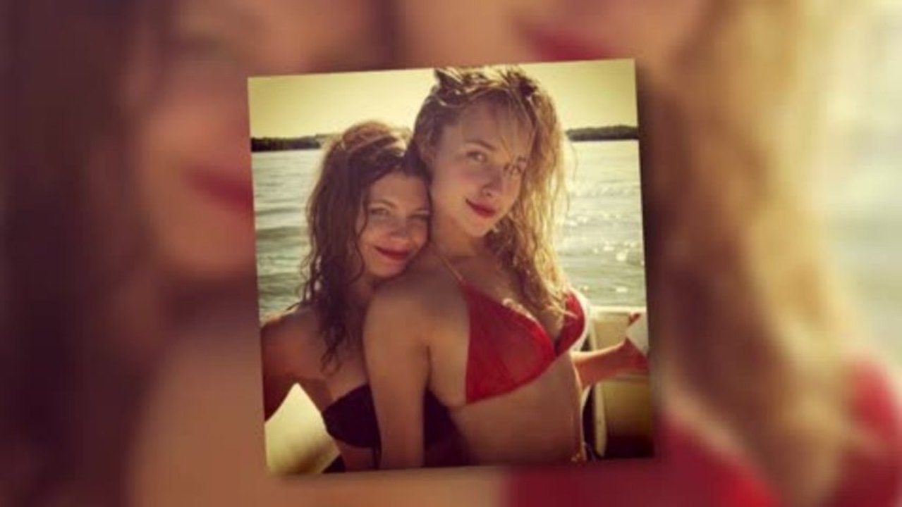 Panettiere im roten Bikini