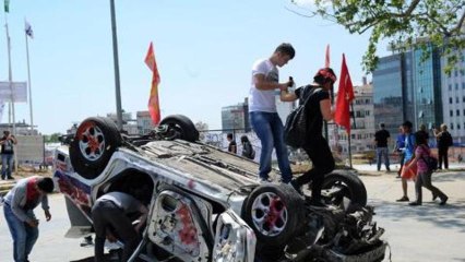 Angry demonstrations in Turkey through the night