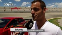 Soldado, piloto de un Seat León SC