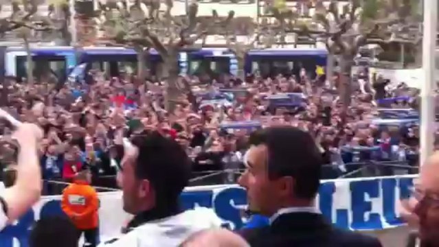 Foot : Strasbourg fête la montée du Racing en National place Broglie 1