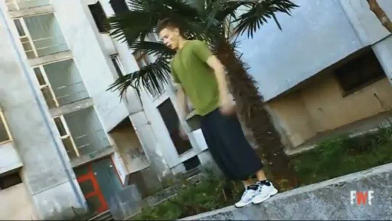 VLdesignsFunny26 back flip bonno van der putten