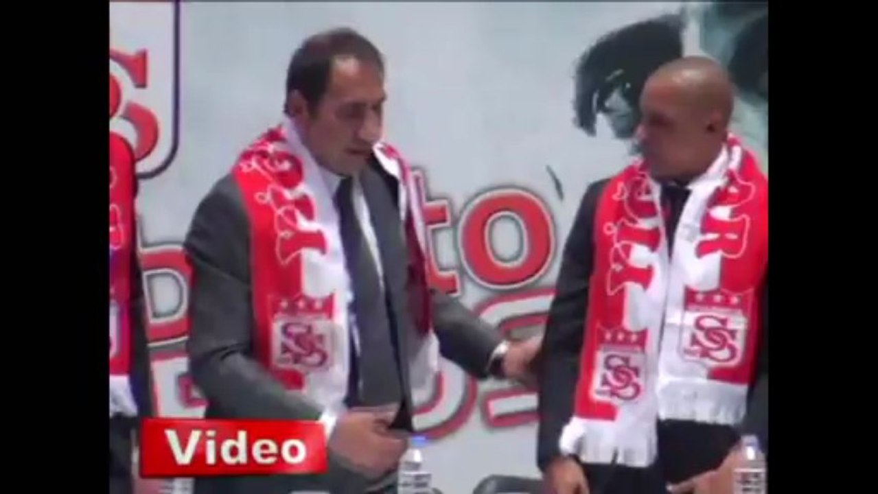 Roberto Carlos resmen Sivasspor'un hocası oldu!